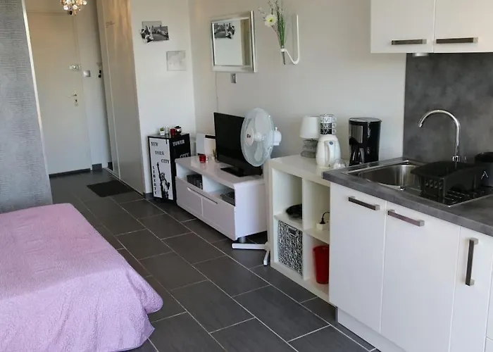 14, Heliopolis J Village Naturiste * Agde